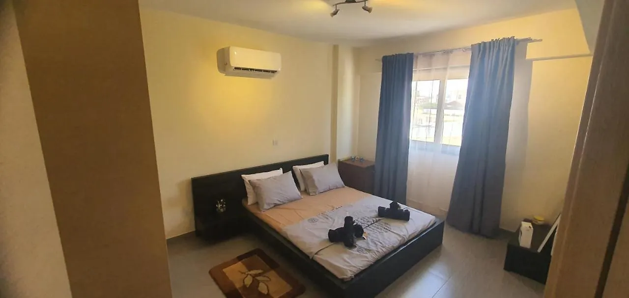 Stefaris Properties 'Sioukris Court' Larnaca Apartment